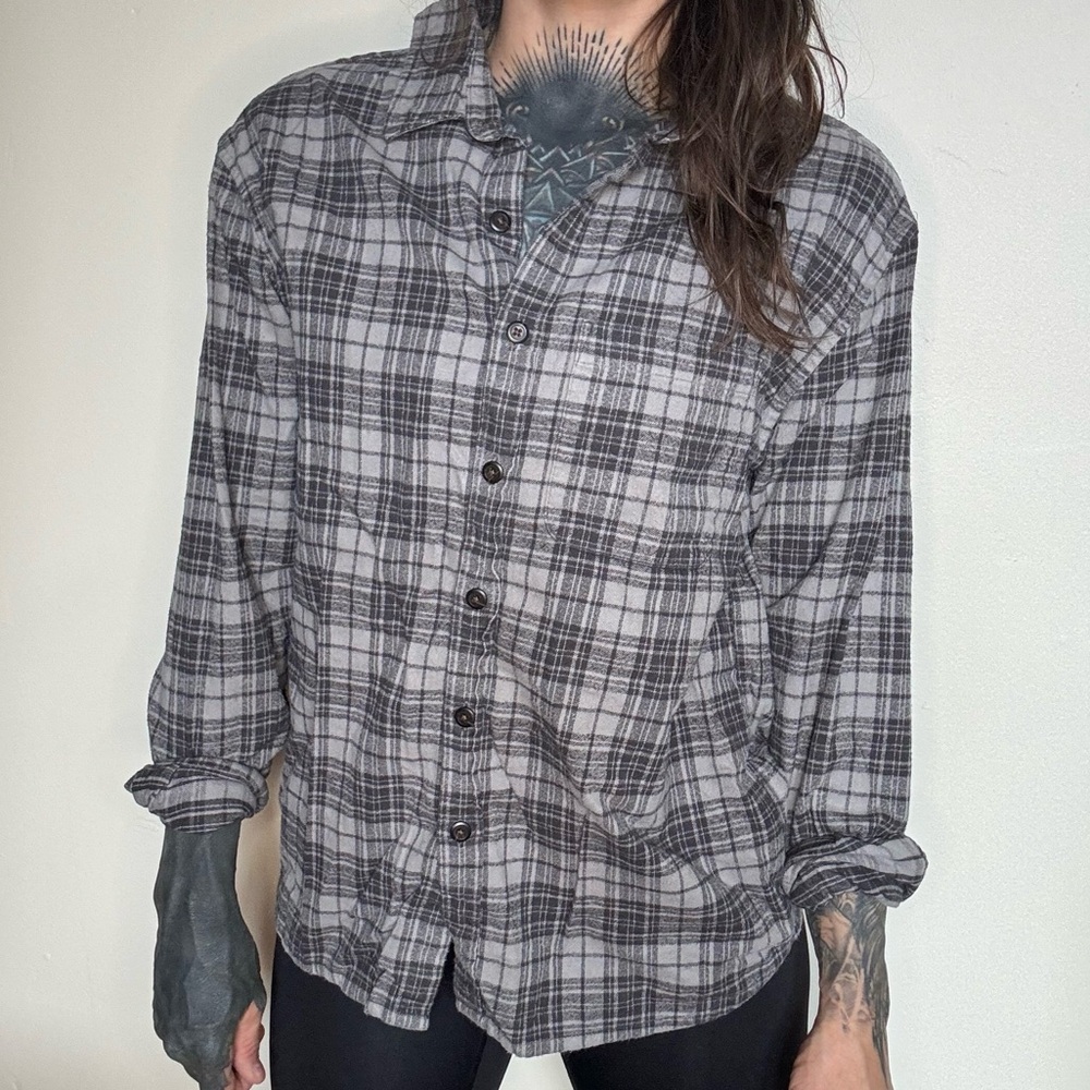 Abercrombie and Fitch relaxed fit sized xs flannel gray and black